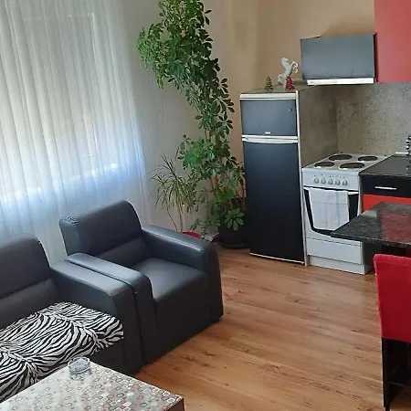Twins Apartment *
