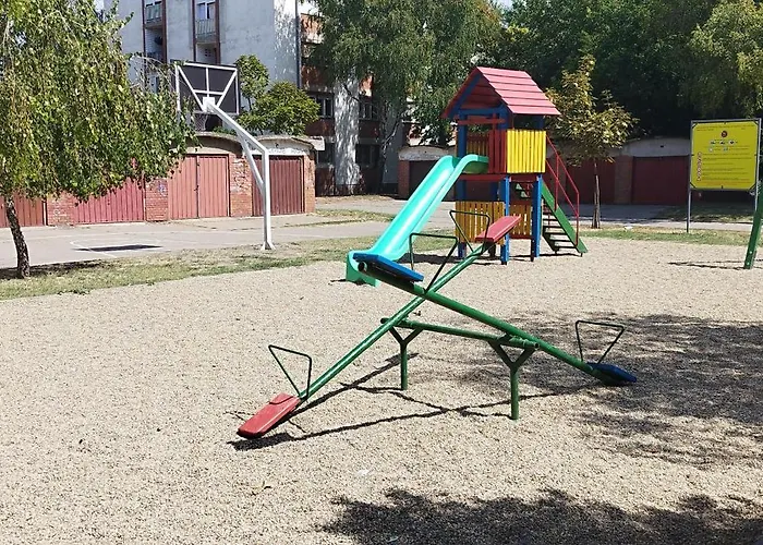 Twins アパート スボティツァ